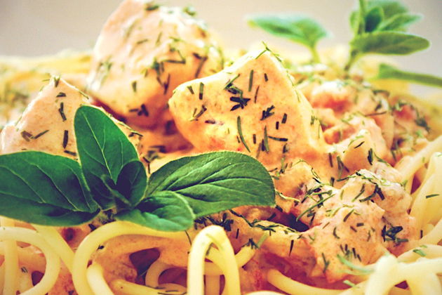 Schnelle Rezepte: Pasta an Lachs-Dill-Creme