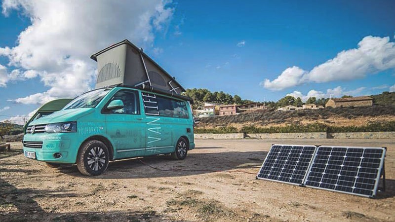 Tragbare Solarmodule sind auch in diesem Jahr ein klarer Trend beim Camping. (c) CamperStyle / Foto im Archiv CS