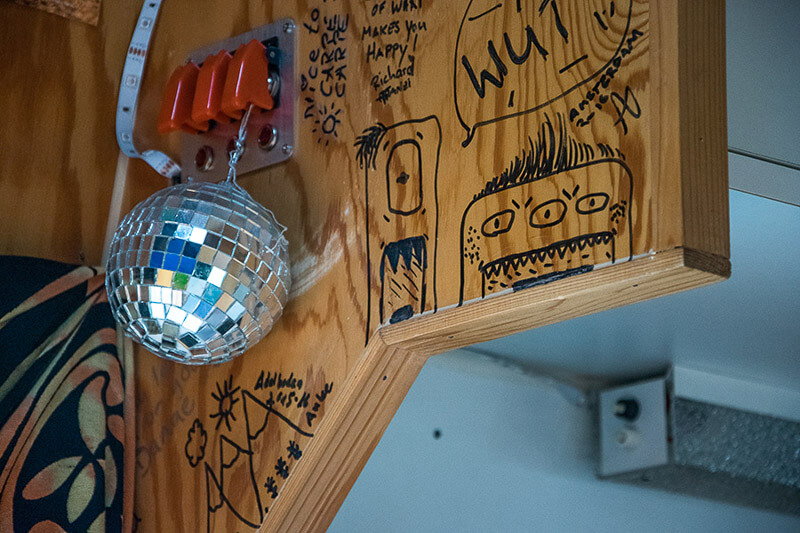 EIne Diskokugel im Camper