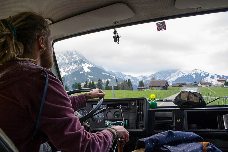 Fahrt durch die Alpen