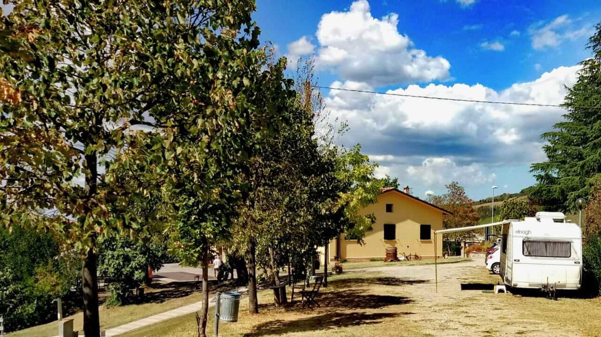 Wildcamping in Italien mit Erlaubnis auf einem privaten Hof