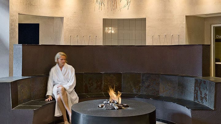 Wellnessbereich beim Winter Camping auf dem Campingplatz Hell