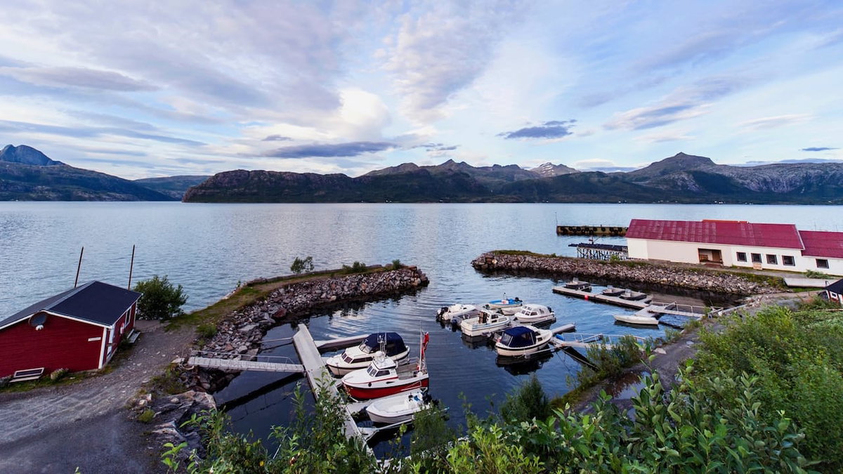 Ein wunderschoener Campingplatz am Meer ist das Polar Camp in Norwegen (c)Photo TV Klipp