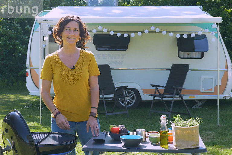 Camping-Rezepte: Gefüllte Grill-Avocado mit Olivenbrot vom Carri Chef 2 (vegan)