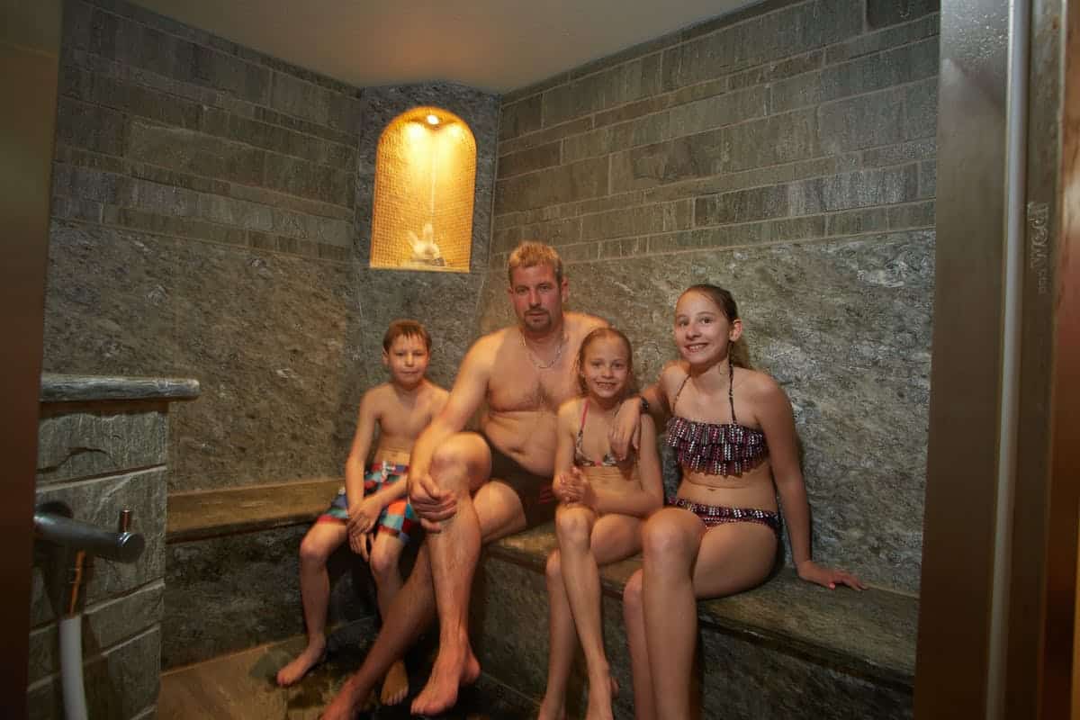 Entspannung in der Sauna auf dem Campingplatz KleinEnzhof im Schwarzwald