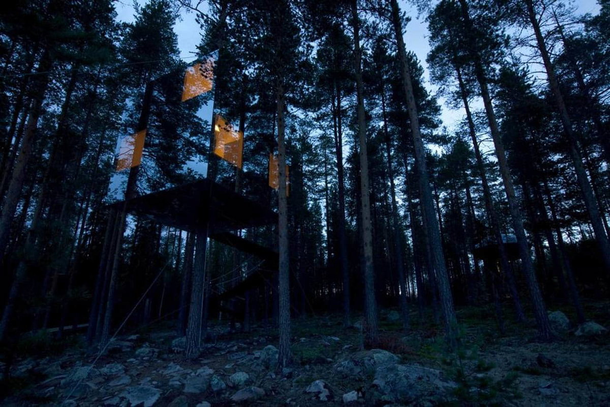 Surreale Häuser, verrückte Baumhäuser