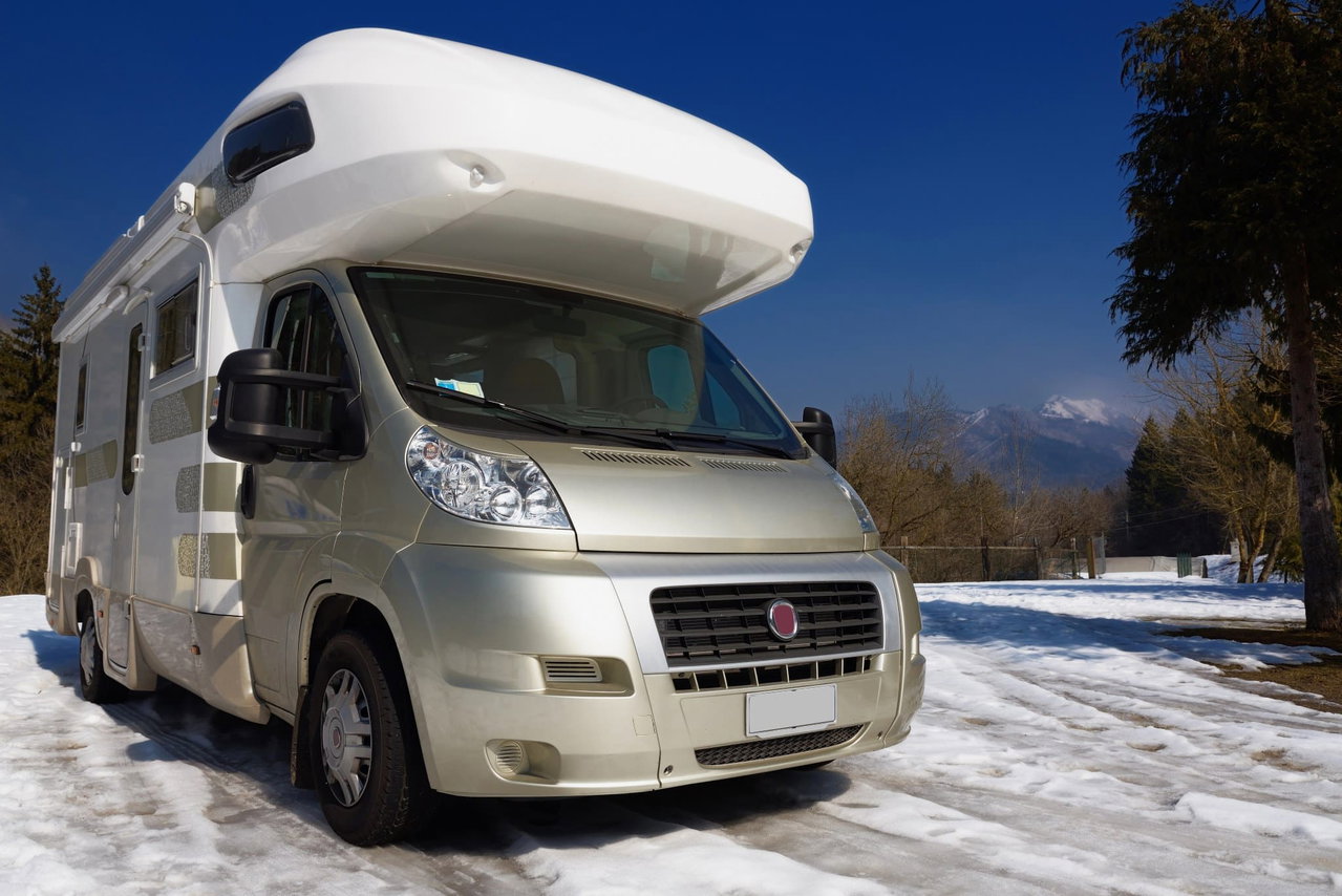 Saisonkennzeichen und Ruheversicherung für die Winterpause vom Wohnmobil und Wohnwagen