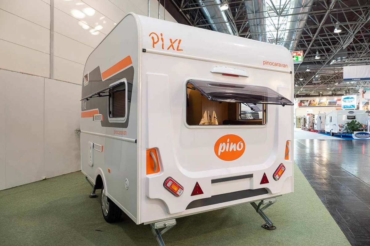 Auf nur 3 Metern Länge bietet der Pi XL ein Bad mit WC und Dusche. (c) CamperStyle / Foto im Archiv bei CS