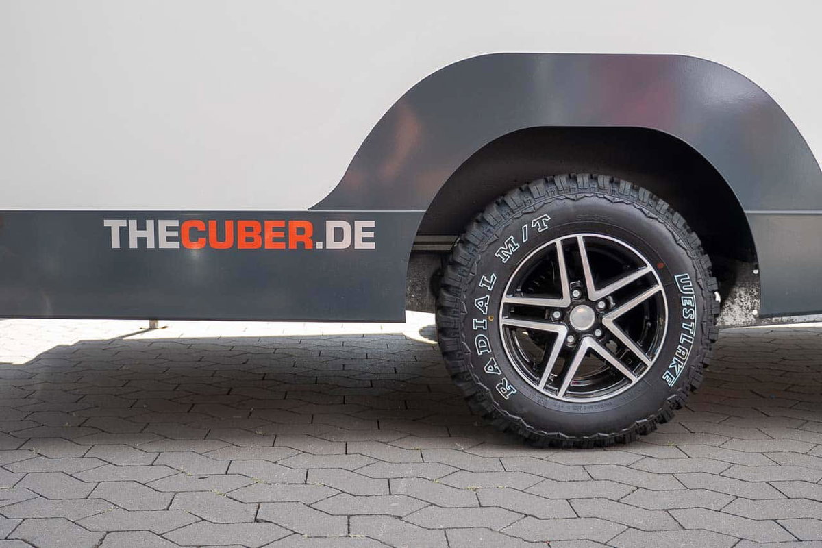 The Cuber Schriftzug Reifen