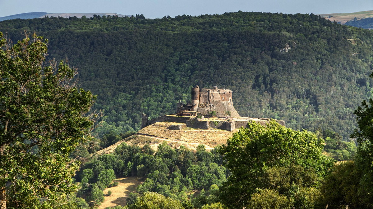 Camping Frankreich Auf Hügel thront Chateau Murol