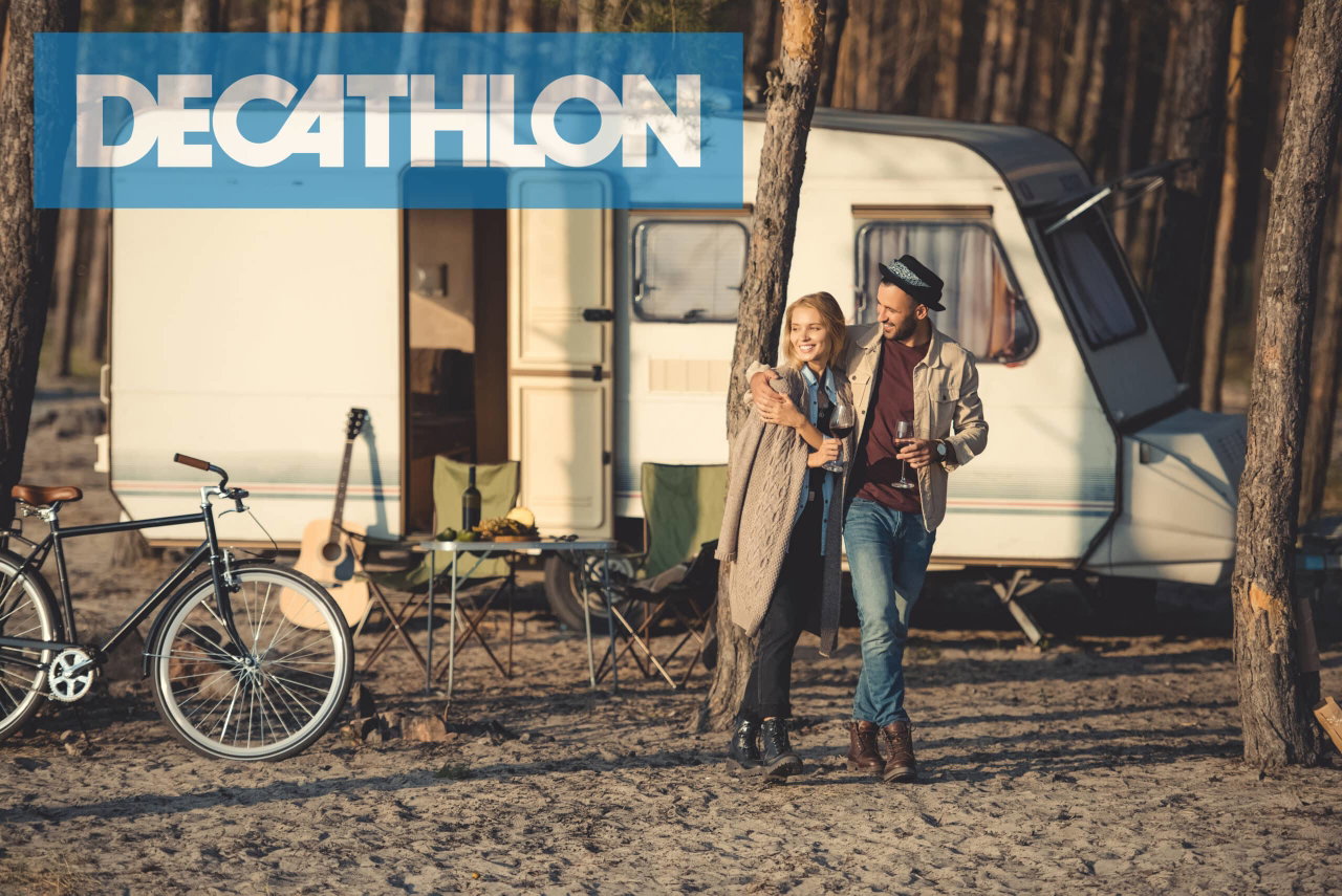 Decathlon Camping Wohnwagen Paar Wald