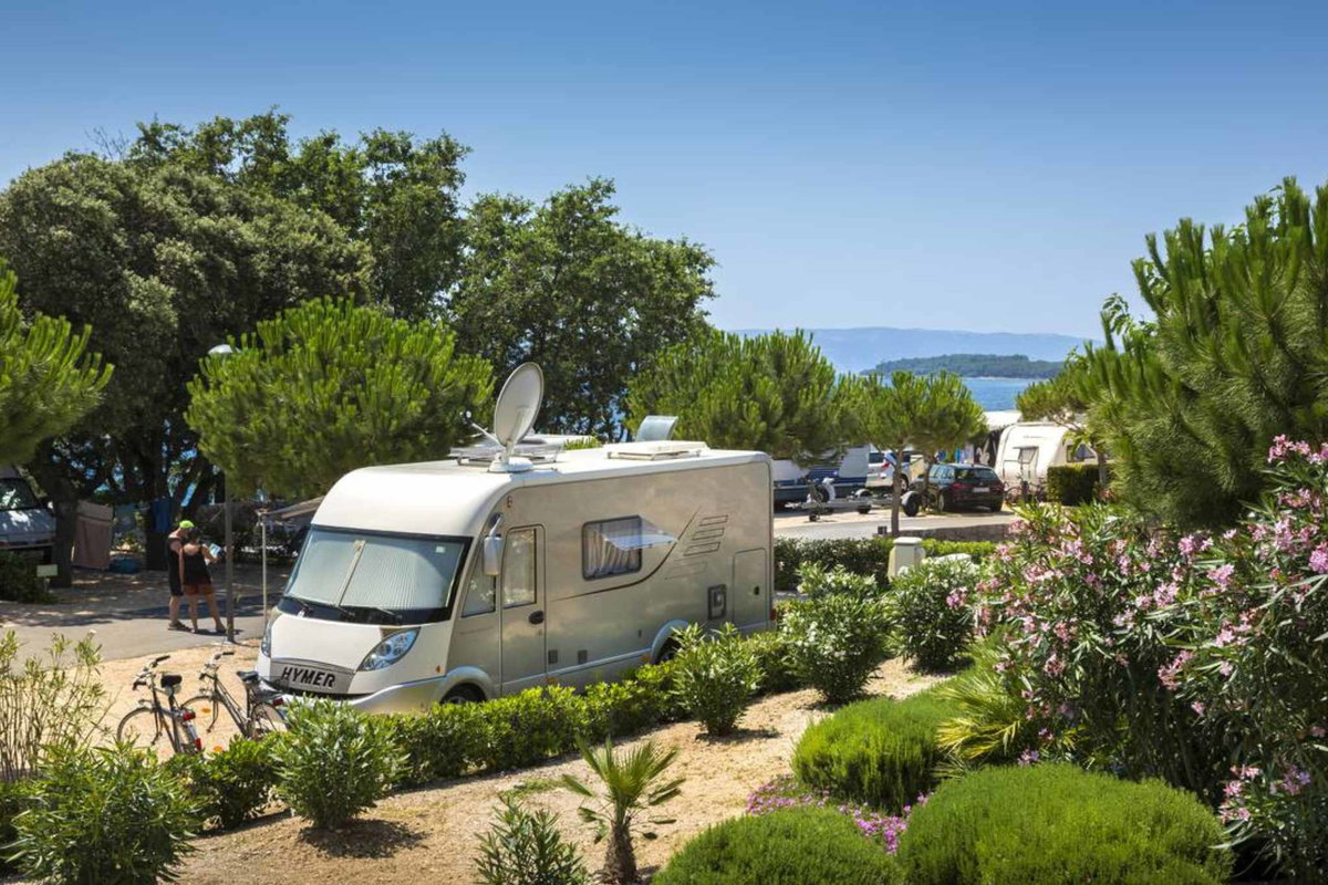 Campingplätze Kvarner Bucht - Großzügige Standplätze, teils mit Blick auf die Adria. © camping.info