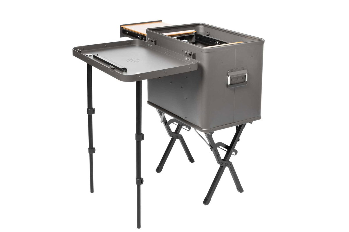In der Layzee Kitchenbox kannst du all deine Kochutensilien bestens verstauen. © LAYZEE GmbH