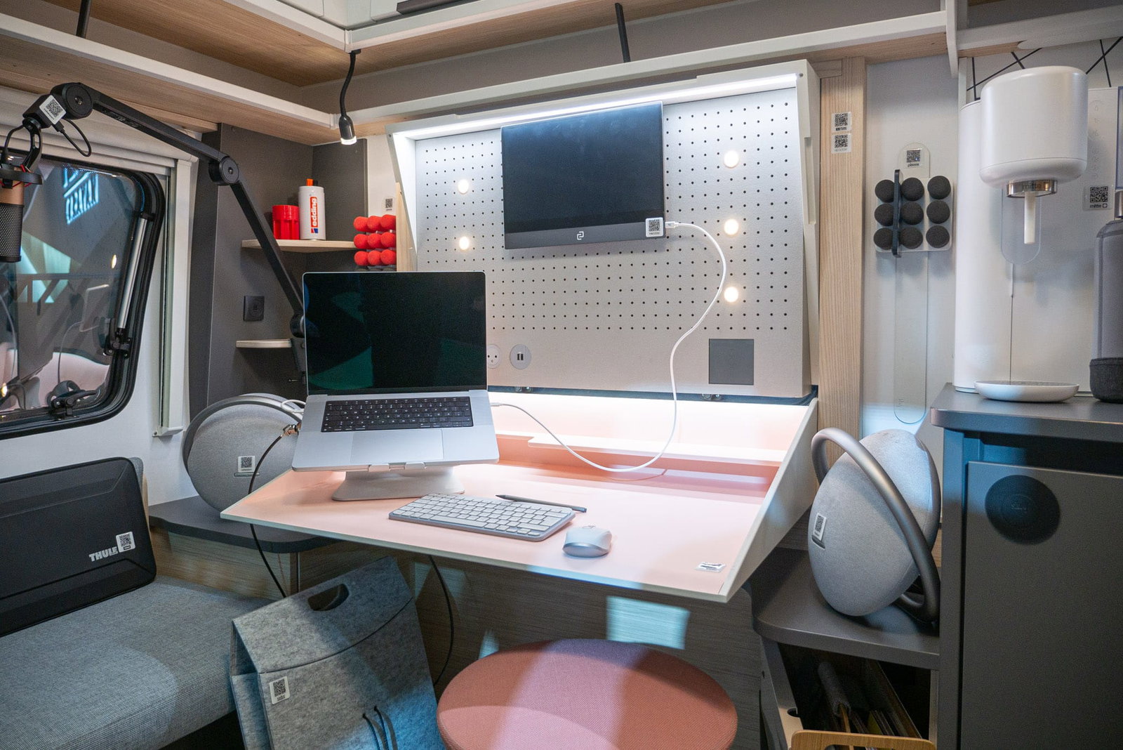 Complete home office in the caravan: Fendt presents study with full equipment for mobile working at the Caravan Salon 2023