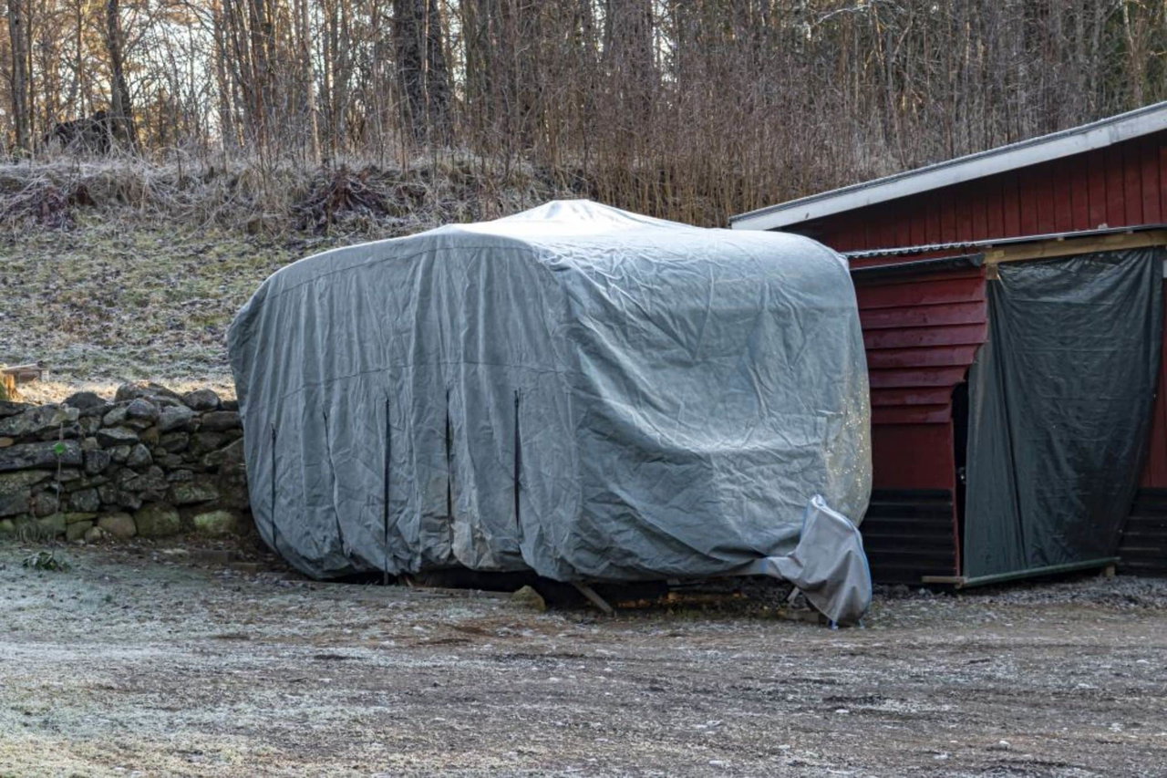 Wohnwagen-Abdeckplane im Winter