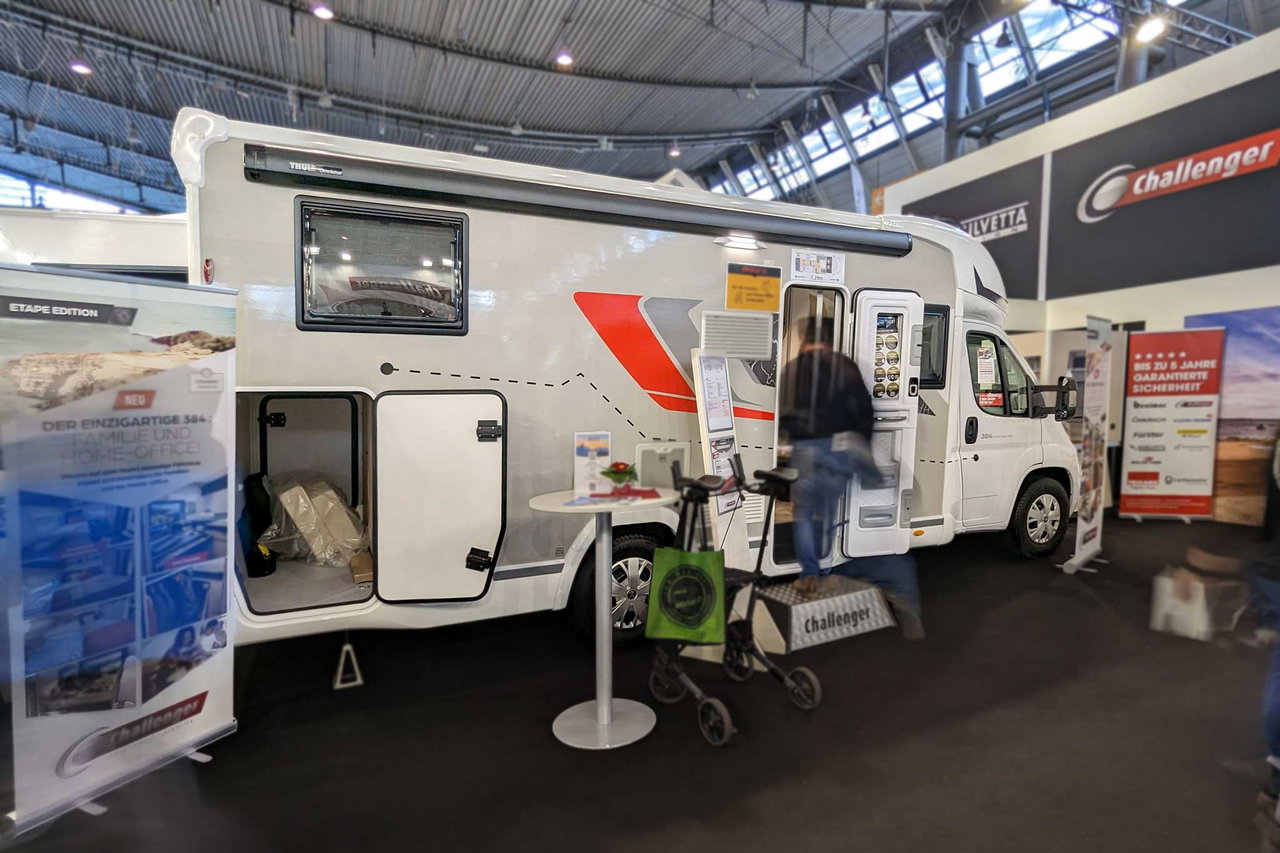 Challenger 384 Außenansicht