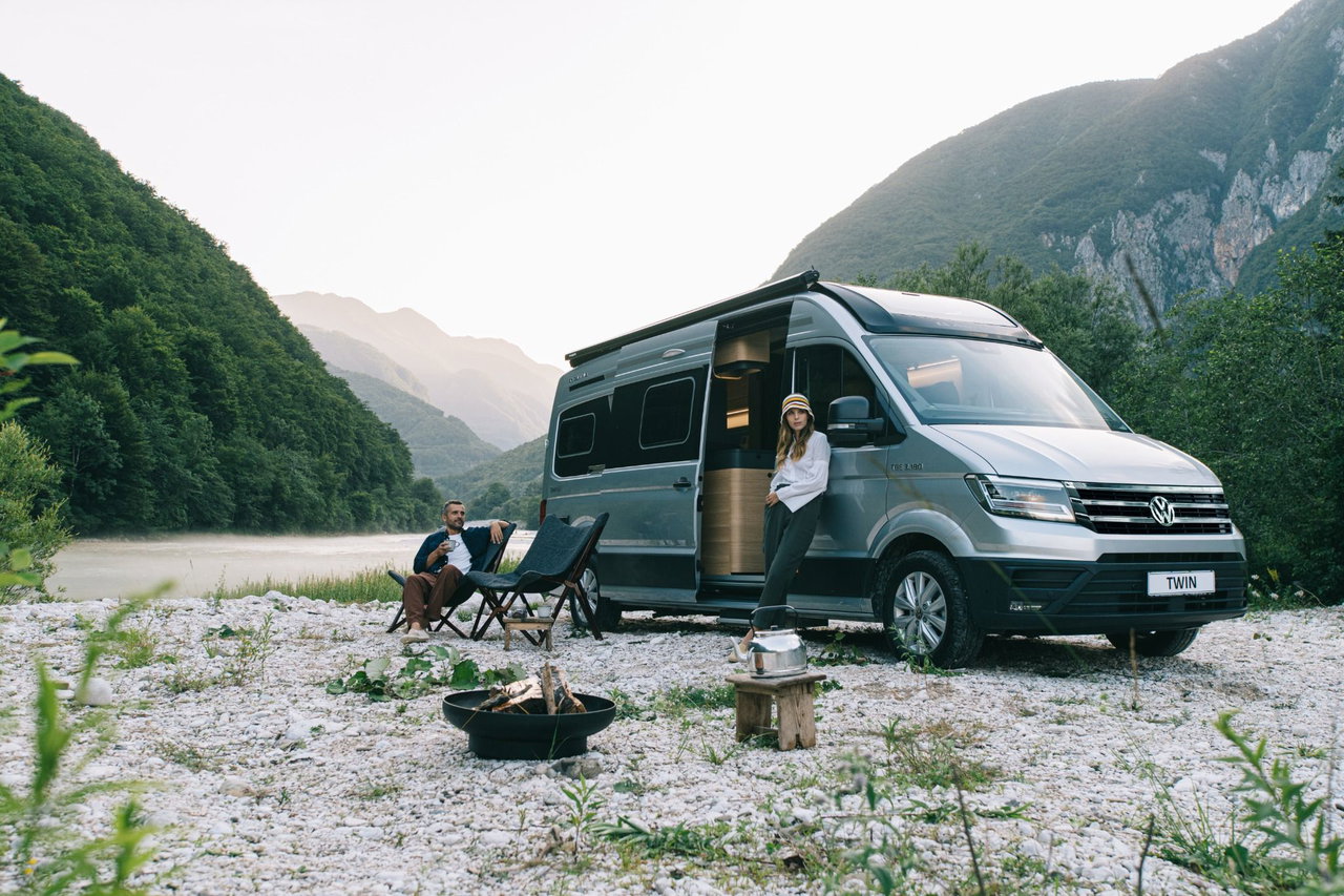 Adria Twin Max auf Volkswagen Crafter