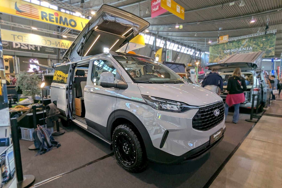 Ein Camper für alle Fälle: SpaceCamper Classic+ Ford auf der CMT 2025