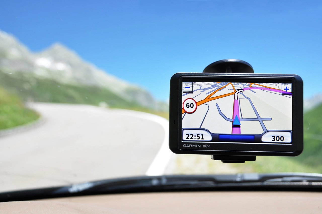 Camper-Navis bei FritzBerger - Navigationssystem bei der Fahrt durch die Berge