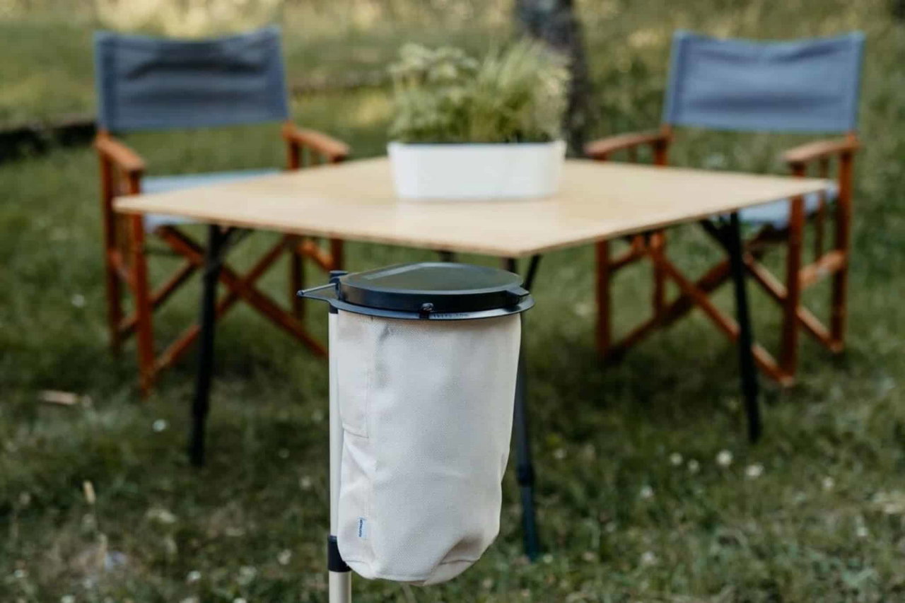Flextrash - kompakte, flexible Mülltonne fürs Camping
