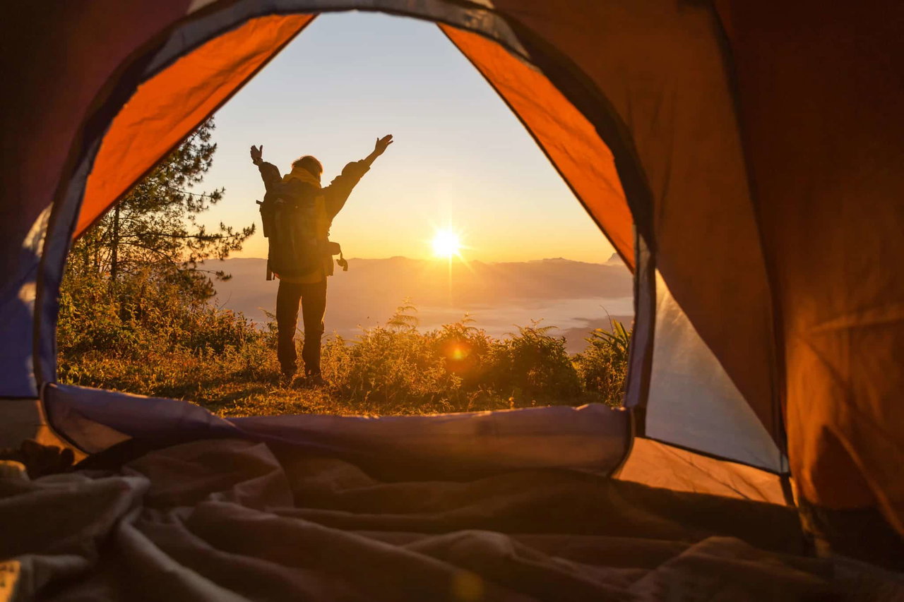 Gut schlafen beim Camping: Praktisches Zubehör für erholsame Nächte