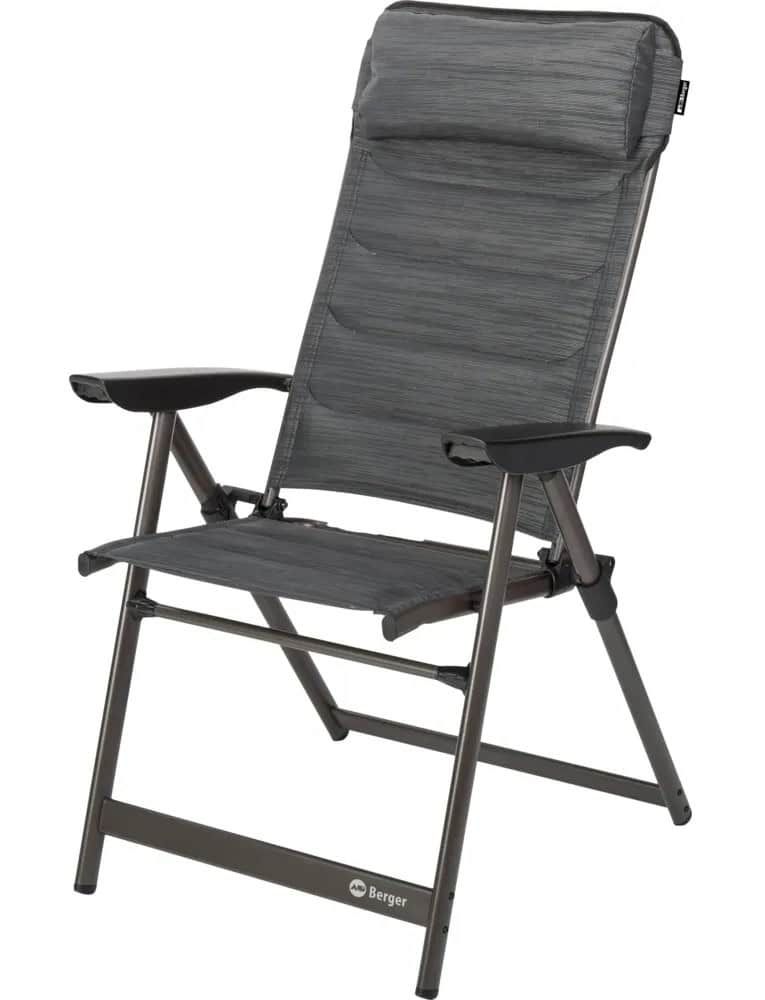 Bequemer Campingstuhl mit Kopfkissen, Armlehnen und stabilem Rahmen für Outdoor und Camping.