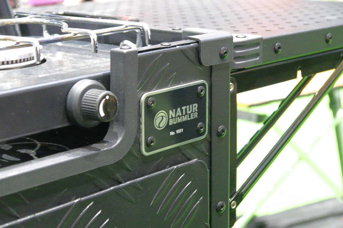 Naturbummler CompactCook+ 2.0 Campingküche auf der REISEN & CARAVANING Hamburg 2026 - Nahaufname Logo
